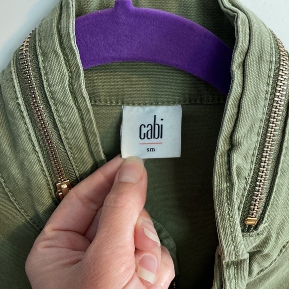 Cabi Army Green Explorer Utility Vest EUC - Picture 7 of 14